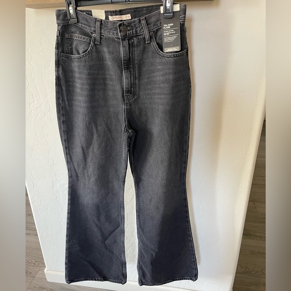 HOST Pick🎉Levi’s 70’s High Flare Black/Gray Wash jeans, Size 29 & 30 NWT!••• - Picture 10 of 16